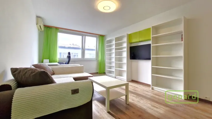 Pronájem bytu 3+kk, Praha - Kobylisy, Hovorčovická, 76 m2