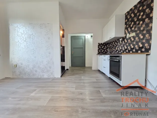 Prodej bytu 1+1, Dvůr Králové nad Labem, Žirecká, 41 m2