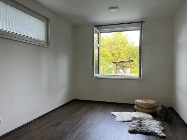 Pronájem bytu 1+kk, Pardubice, Na Okrouhlíku, 29 m2