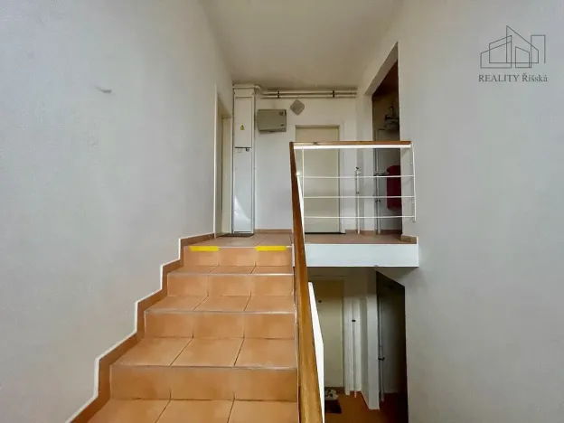 Pronájem bytu 1+1, Dobřejovice, Sportovní, 46 m2