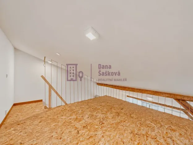 Pronájem bytu 1+kk, Jindřichův Hradec - Jindřichův Hradec I, nám. Míru, 50 m2