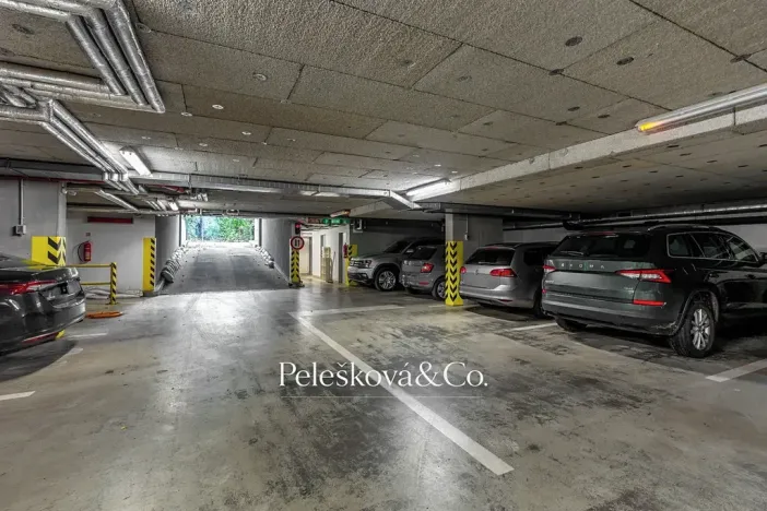 Pronájem bytu 2+kk, Praha - Suchdol, Májová, 45 m2
