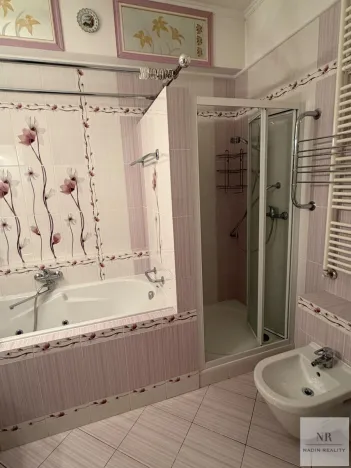 Pronájem bytu 3+1, Karlovy Vary, Sadová, 90 m2