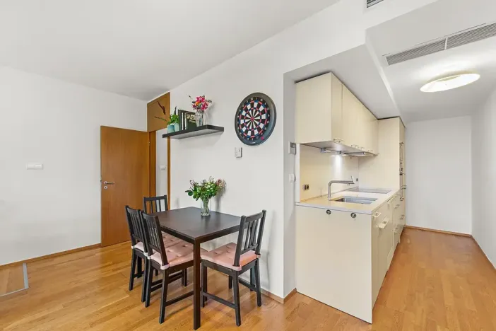 Prodej bytu 3+kk, Praha - Žižkov, Ke kapslovně, 88 m2