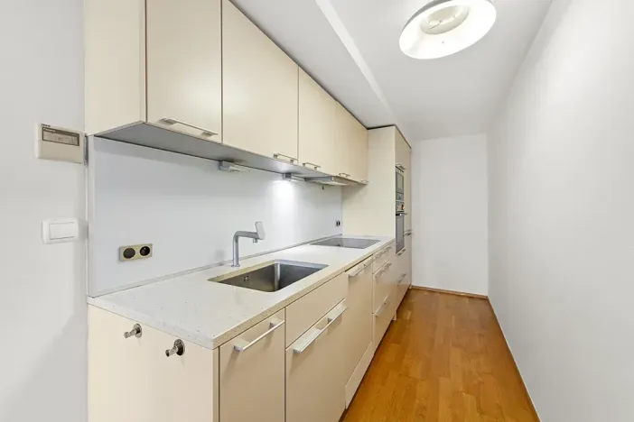 Prodej bytu 3+kk, Praha - Žižkov, Ke kapslovně, 88 m2