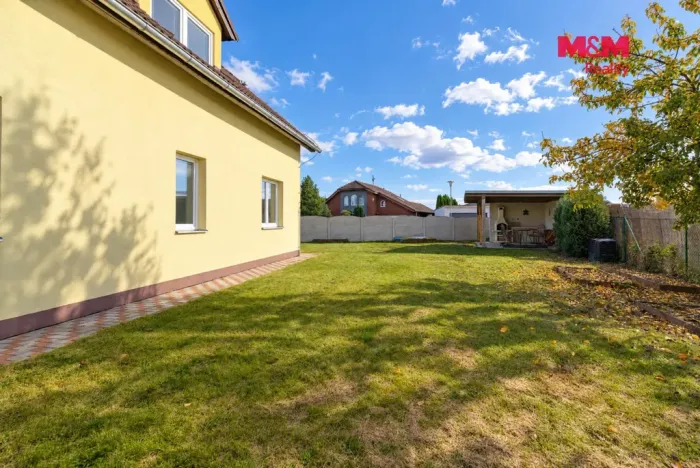 Prodej rodinného domu, Dynín, 330 m2