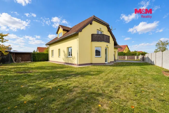 Prodej rodinného domu, Dynín, 330 m2