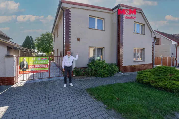 Prodej rodinného domu, Činěves, 275 m2