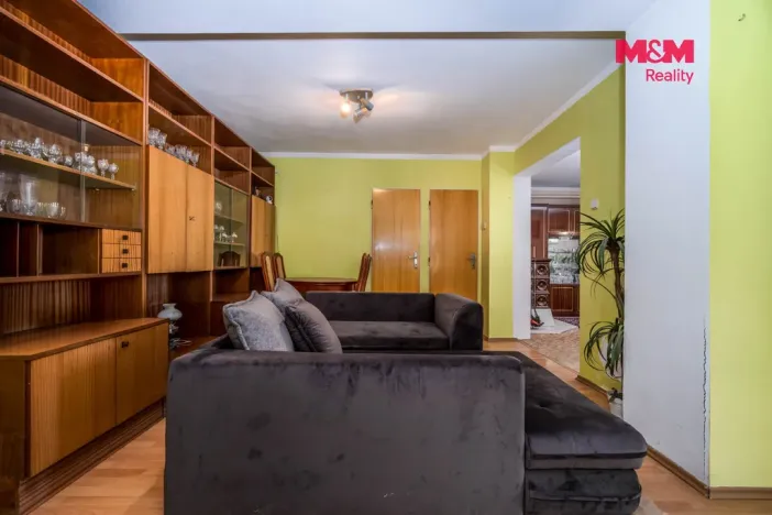 Prodej rodinného domu, Činěves, 275 m2