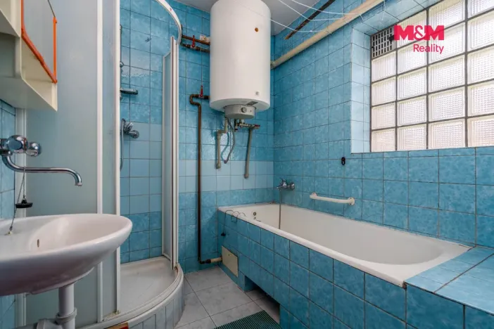 Prodej rodinného domu, Činěves, 275 m2
