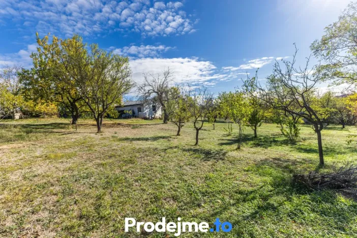 Prodej zahrady, Znojmo, 1922 m2
