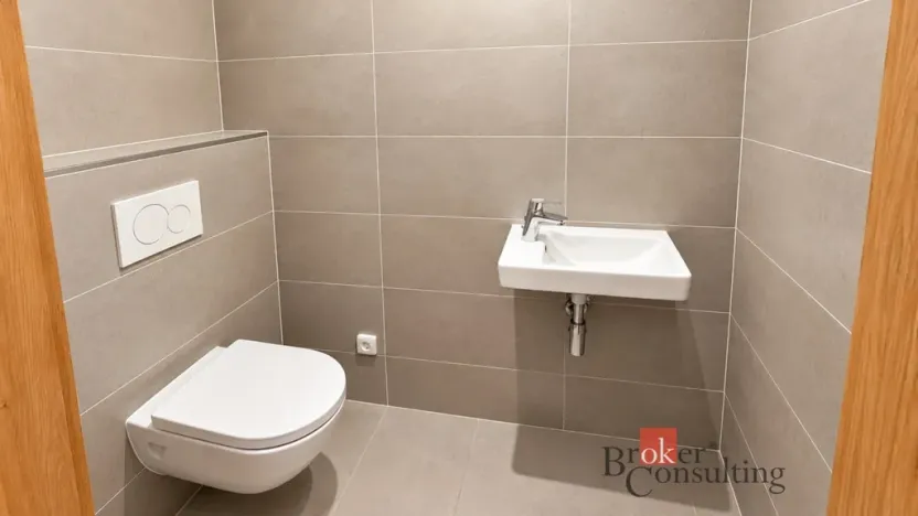 Pronájem bytu 2+kk, Jesenice, Cedrová, 67 m2