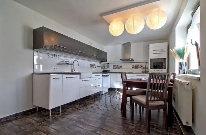 Prodej rodinného domu, Pesvice, 200 m2