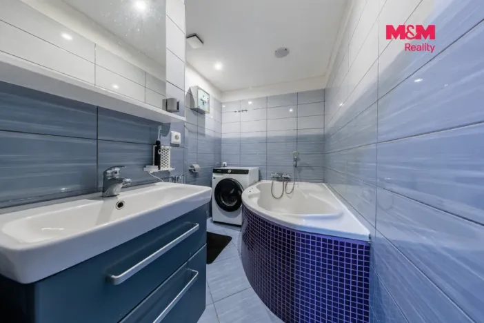 Prodej bytu 4+1, Sokolov, Závodu míru, 84 m2