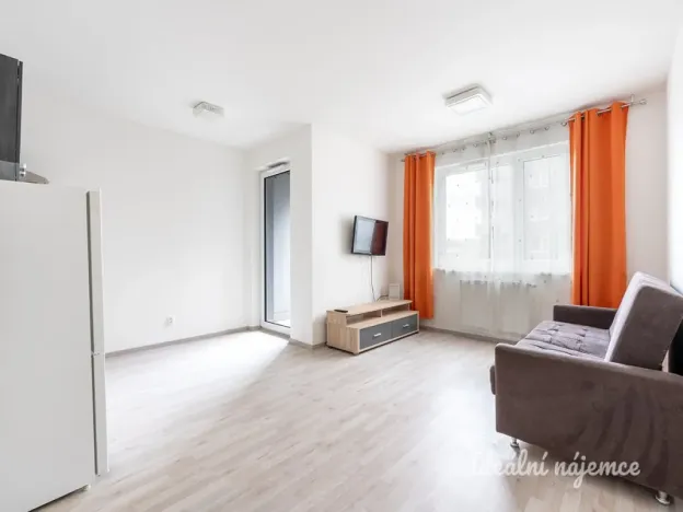 Pronájem bytu 1+kk, Praha - Vysočany, Strnadových, 34 m2