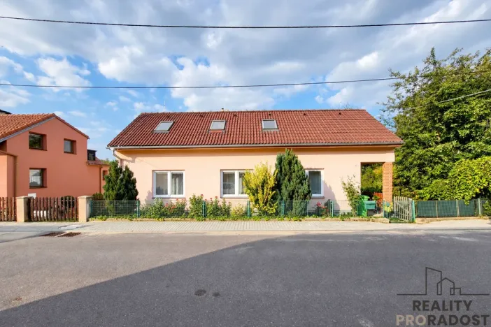 Prodej rodinného domu, Hluboké Mašůvky, 128 m2