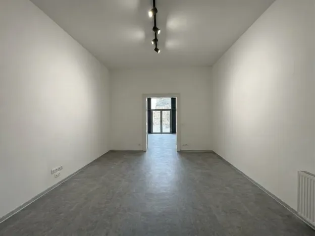 Pronájem obchodního prostoru, Plzeň - Vnitřní Město, náměstí Republiky, 48 m2