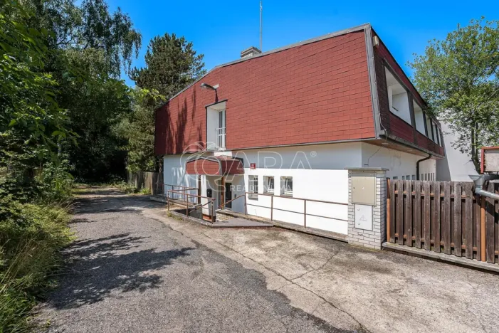 Prodej výrobních prostor, Praha - Pitkovice, V Pitkovičkách, 2971 m2