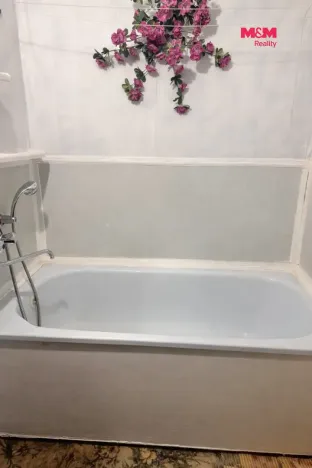 Prodej bytu 4+1, Krnov - Pod Cvilínem, SPC H, 70 m2