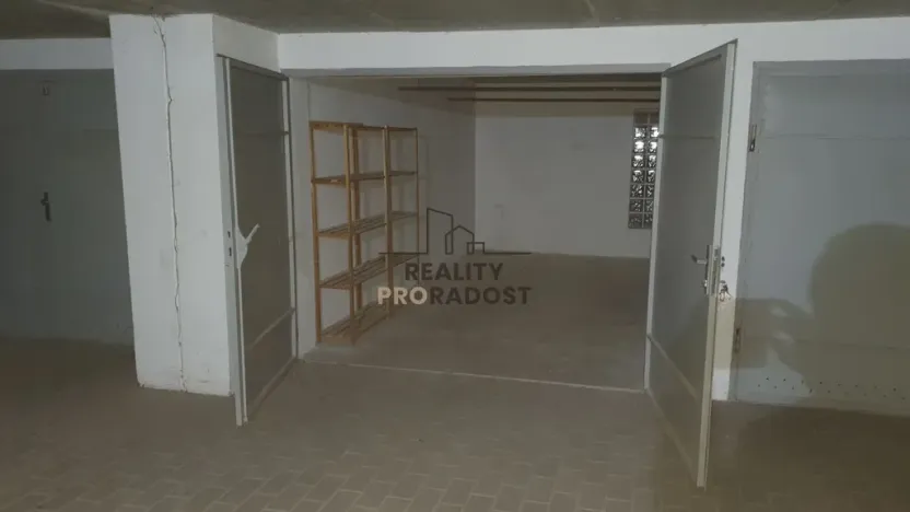 Pronájem garáže, Znojmo, U Lesíka, 15 m2