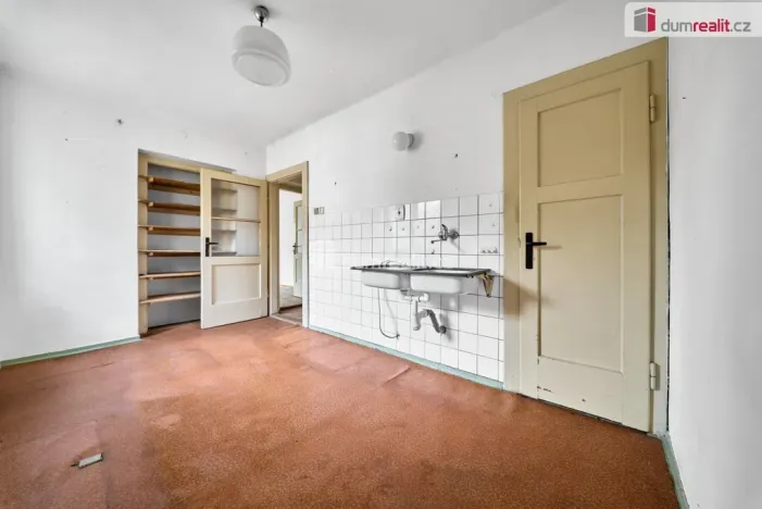Prodej bytu 2+1, Ostrov, Palackého, 74 m2