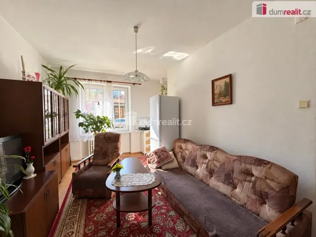 Prodej bytu 1+kk, Karlovy Vary - Stará Role, Školní, 26 m2