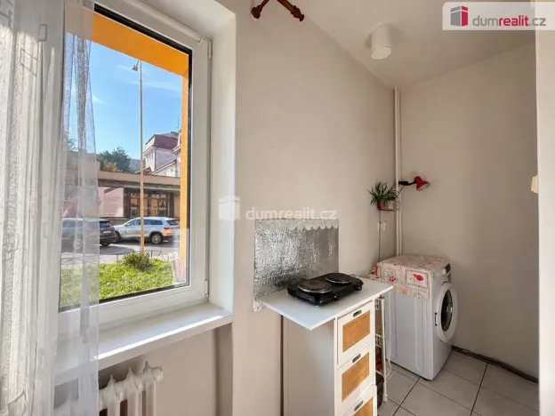 Prodej bytu 1+kk, Karlovy Vary - Stará Role, Školní, 26 m2