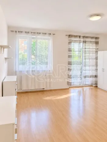 Prodej bytu 1+kk, Praha - Kyje, Sicherova, 30 m2
