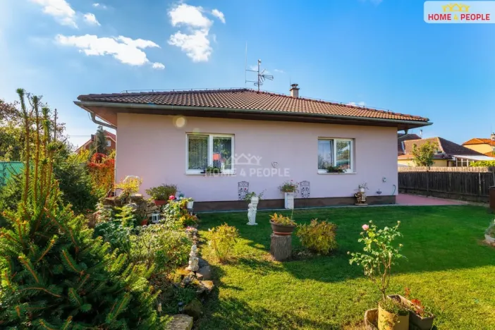 Prodej rodinného domu, Břežany II, 172 m2