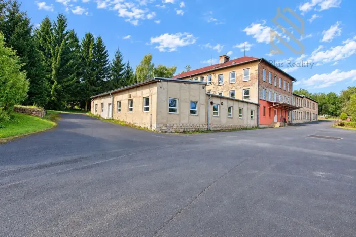 Prodej výrobních prostor, Tisá, 4560 m2