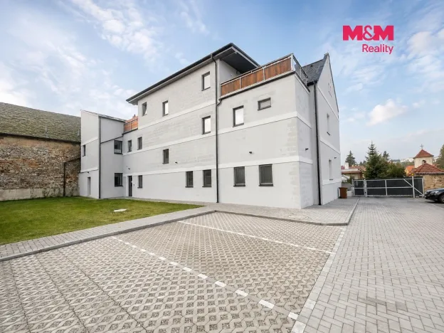Prodej bytu 2+kk, Chýnice, Karlštejnská, 42 m2