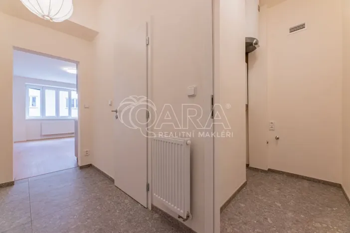 Pronájem bytu 1+kk, Praha - Žižkov, Viklefova, 34 m2