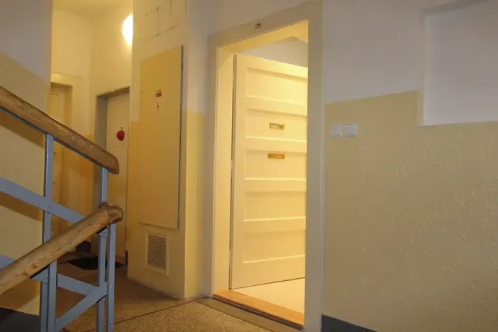 Pronájem bytu 1+kk, Praha - Nusle, U křížku, 27 m2