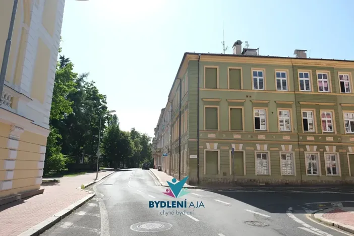 Pronájem bytu 2+1, Teplice, J. V. Sládka, 81 m2