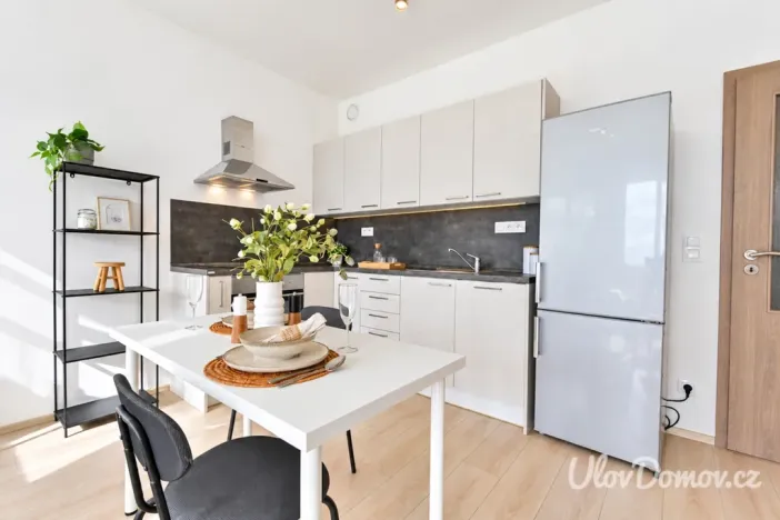 Prodej bytu 1+kk, Praha - Kyje, Sicherova, 33 m2