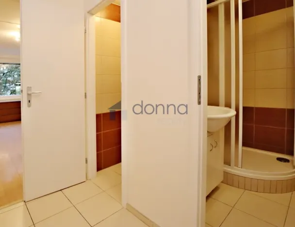 Pronájem bytu 1+kk, Praha, Rochovská, 27 m2