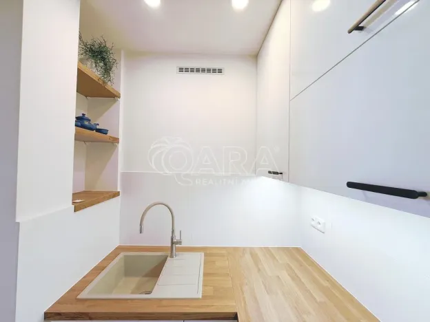 Pronájem bytu 1+kk, Praha - Dejvice, Kafkova, 39 m2