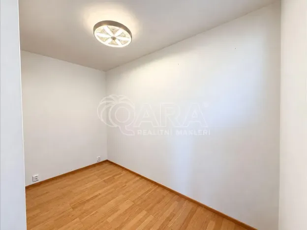 Pronájem bytu 1+kk, Praha - Dejvice, Kafkova, 39 m2