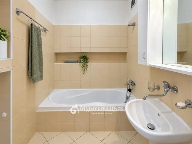 Prodej bytu 3+1, Znojmo, Vídeňská třída, 79 m2