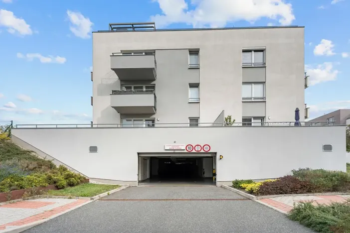 Prodej bytu 2+kk, Praha - Letňany, Hlučkova, 80 m2