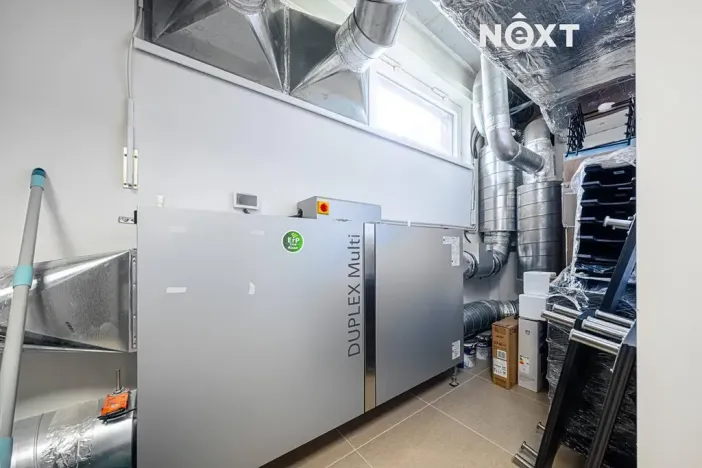 Prodej obchodního prostoru, Pardubice, Na Spravedlnosti, 200 m2