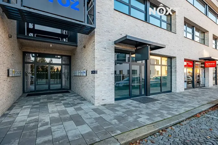 Pronájem obchodního prostoru, Pardubice, Na Spravedlnosti, 110 m2
