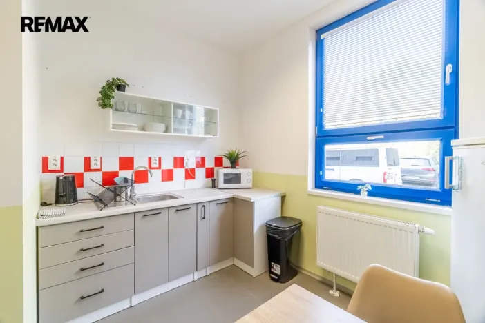 Pronájem kanceláře, Tuchoměřice, U Špejcharu, 107 m2