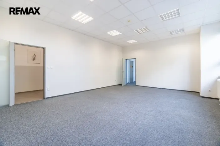 Pronájem kanceláře, Tuchoměřice, U Špejcharu, 107 m2