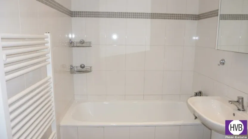 Pronájem bytu 2+kk, Praha, Lucemburská, 47 m2
