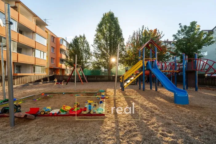 Prodej bytu 3+1, Hustopeče, 72 m2