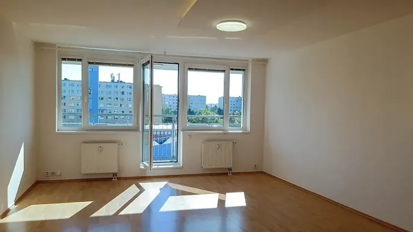 Pronájem bytu 1+kk, Praha - Stodůlky, Sluneční náměstí, 44 m2
