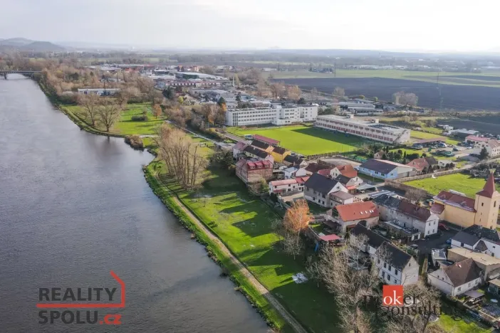 Prodej obchodního prostoru, Mlékojedy, 488 m2