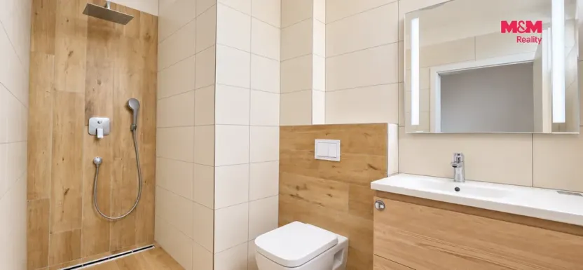 Pronájem rodinného domu, Pardubice, 142 m2