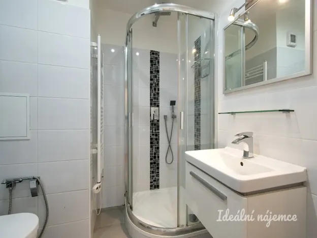 Pronájem bytu 1+kk, Praha - Řepy, Vondroušova, 35 m2